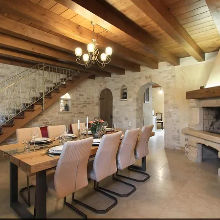 Vikendica Maria Tereza, Exquisite Villa, Massage Pool In A Gorgeous Garden *